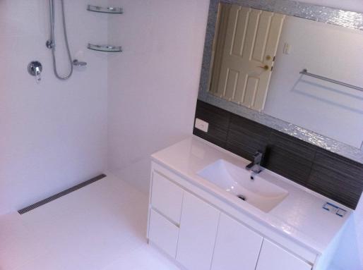 295189_323086351114918_1081580205_n