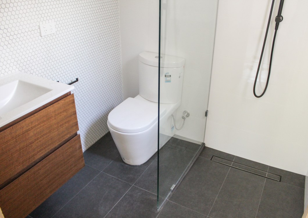 Pros and Cons Walk In Shower