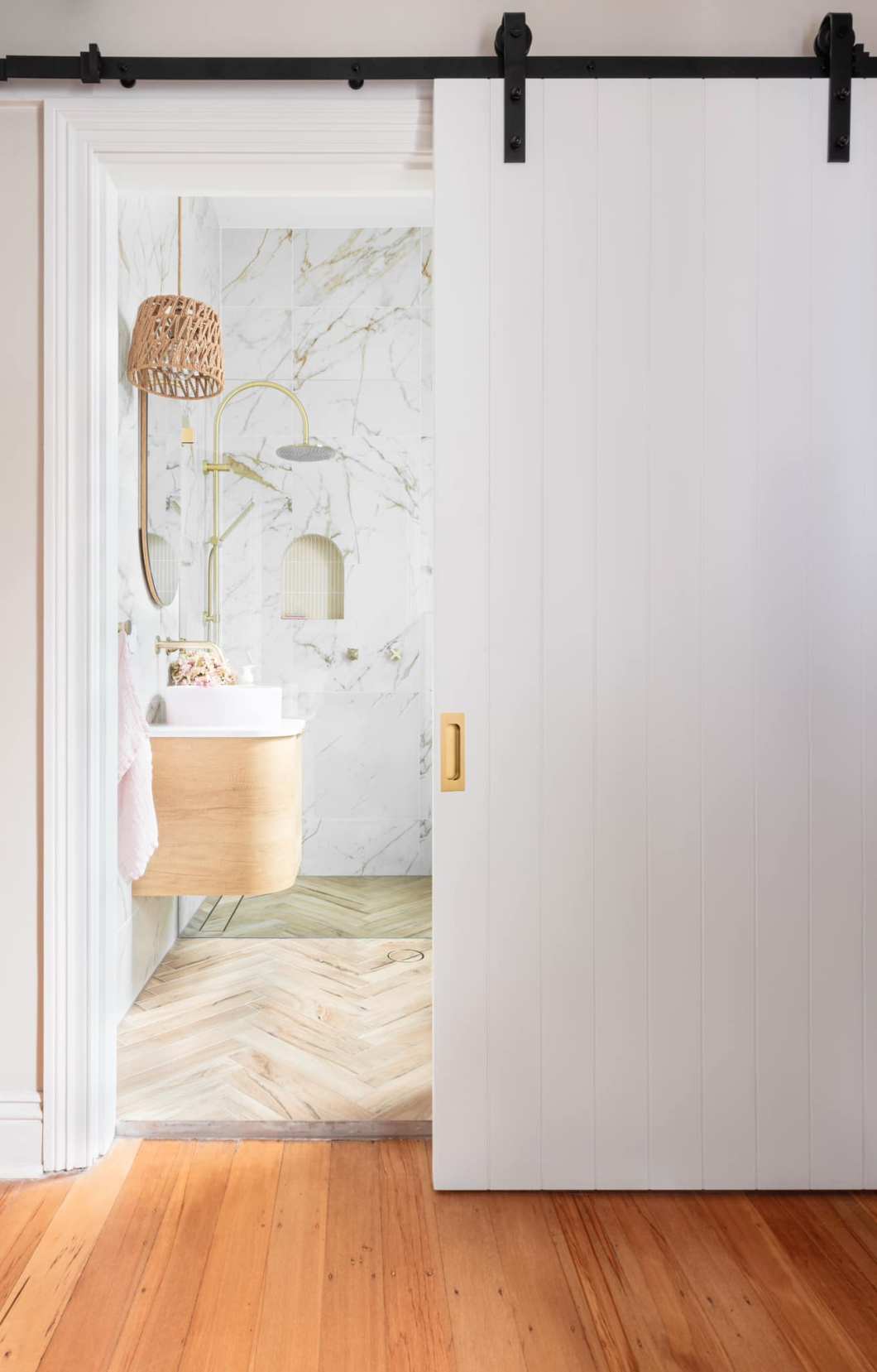 Amazing Small Bathroom With Sliding Door