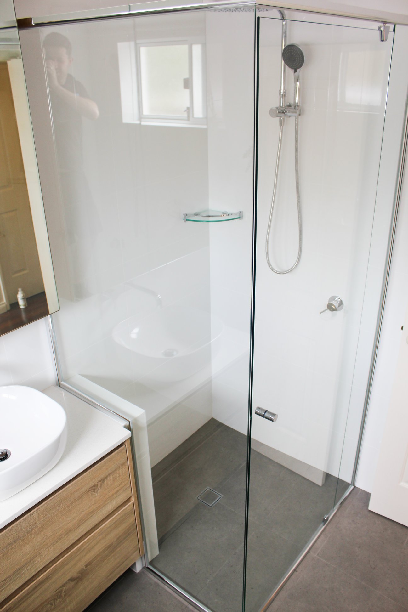 Semi-Frameless Shower Screen 