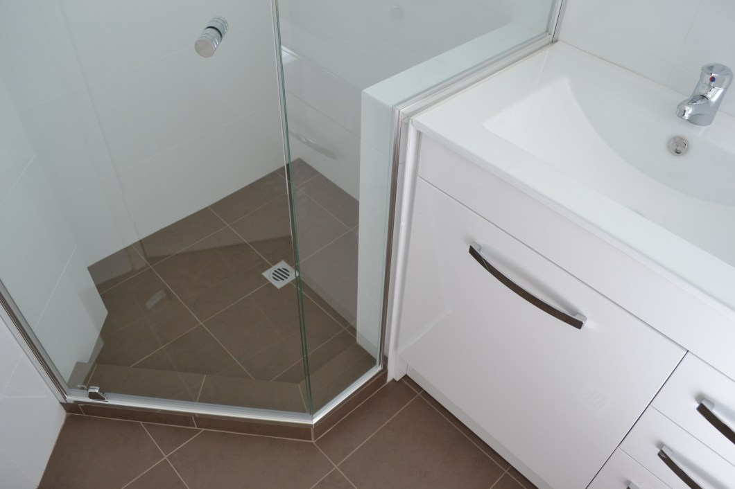 Small Bathroom Shelving 