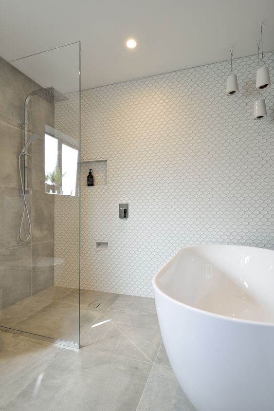 Open Shower Freestanding Bath