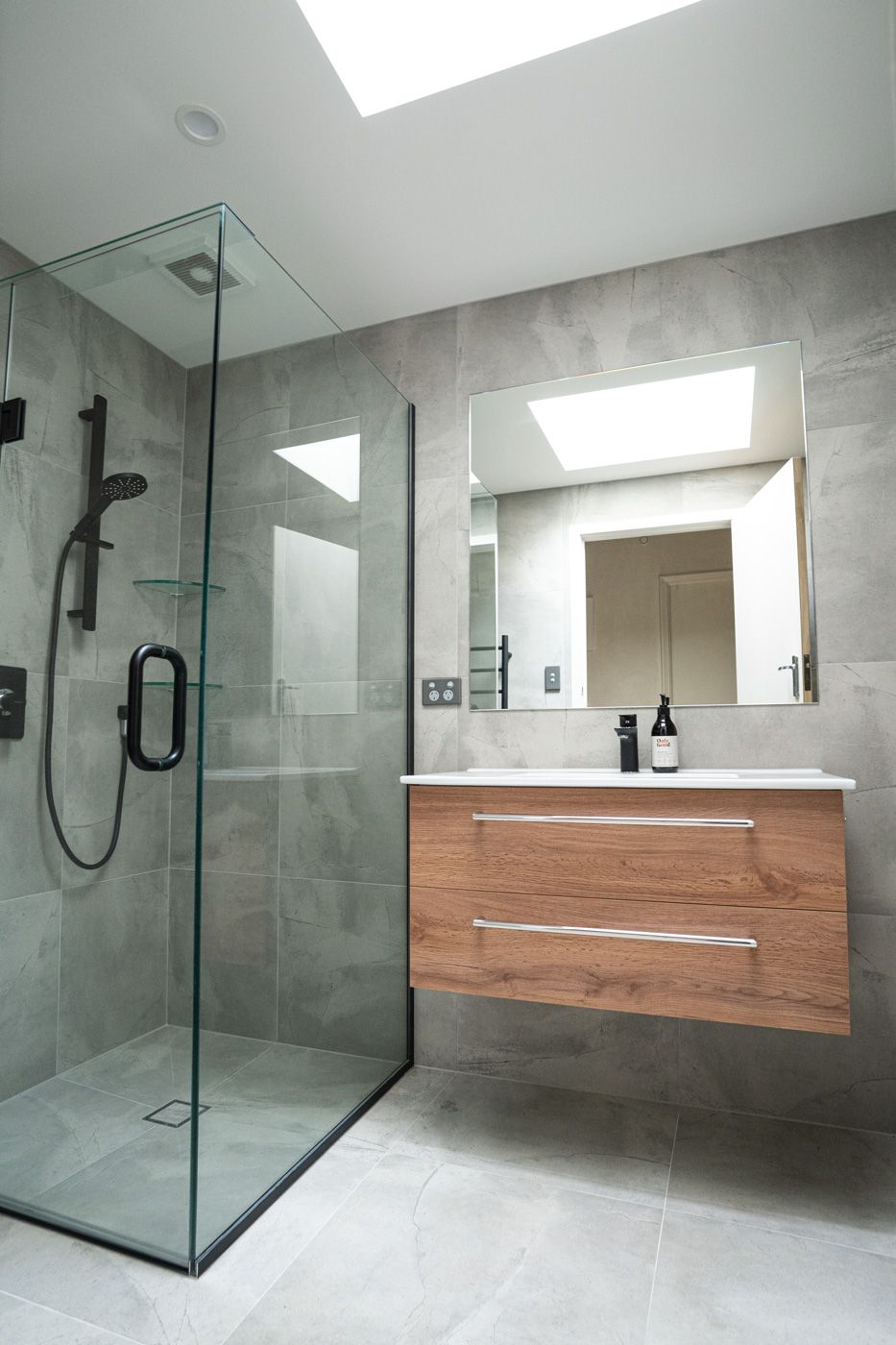 03b18be00e3bd40ca217a315ee15ce7dd6324fe4-933x1400-1