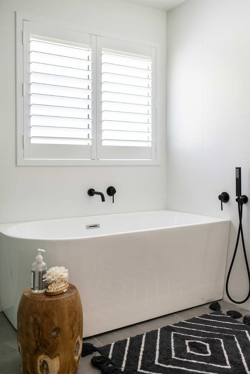 Corner Freestanding Bath