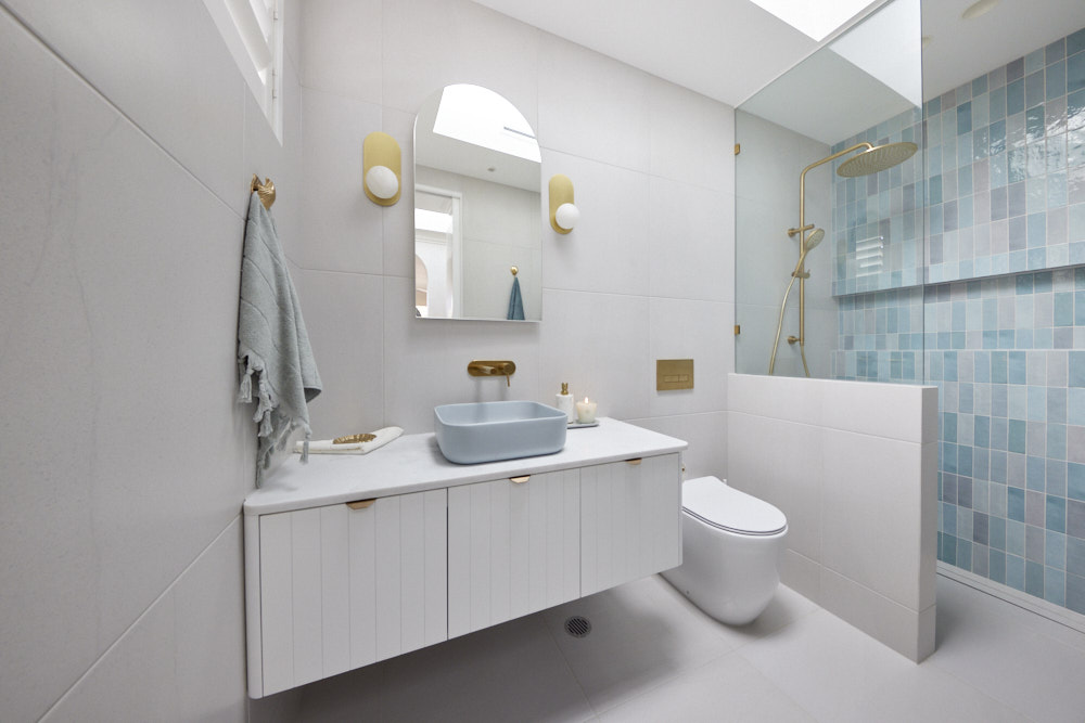 Difference between brushed brass and brushed gold tapware Small