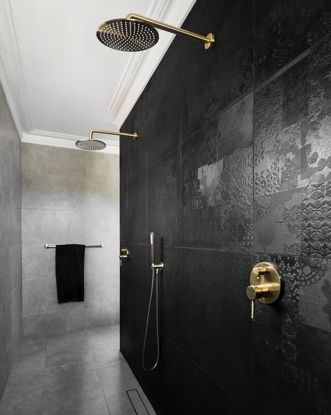 Double Shower Behind Wall Thomasz Construction