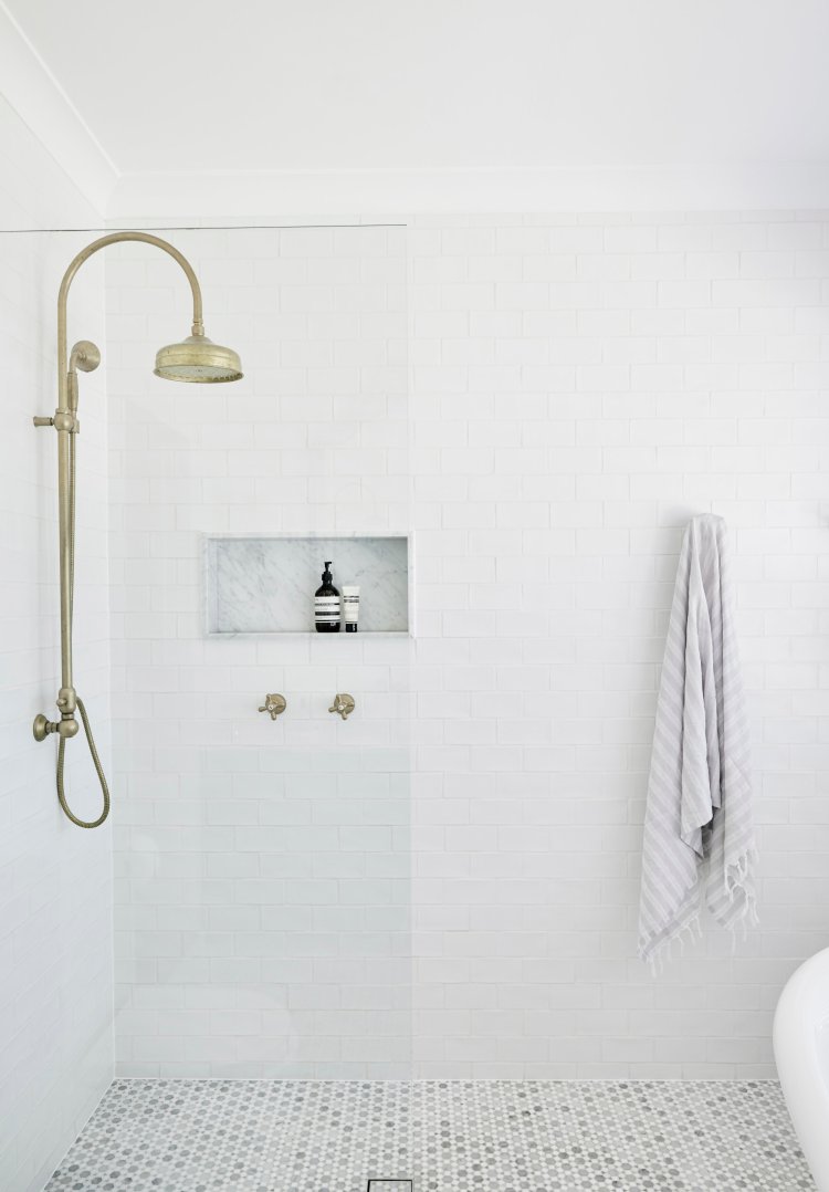 Hamptons Shower Niche
