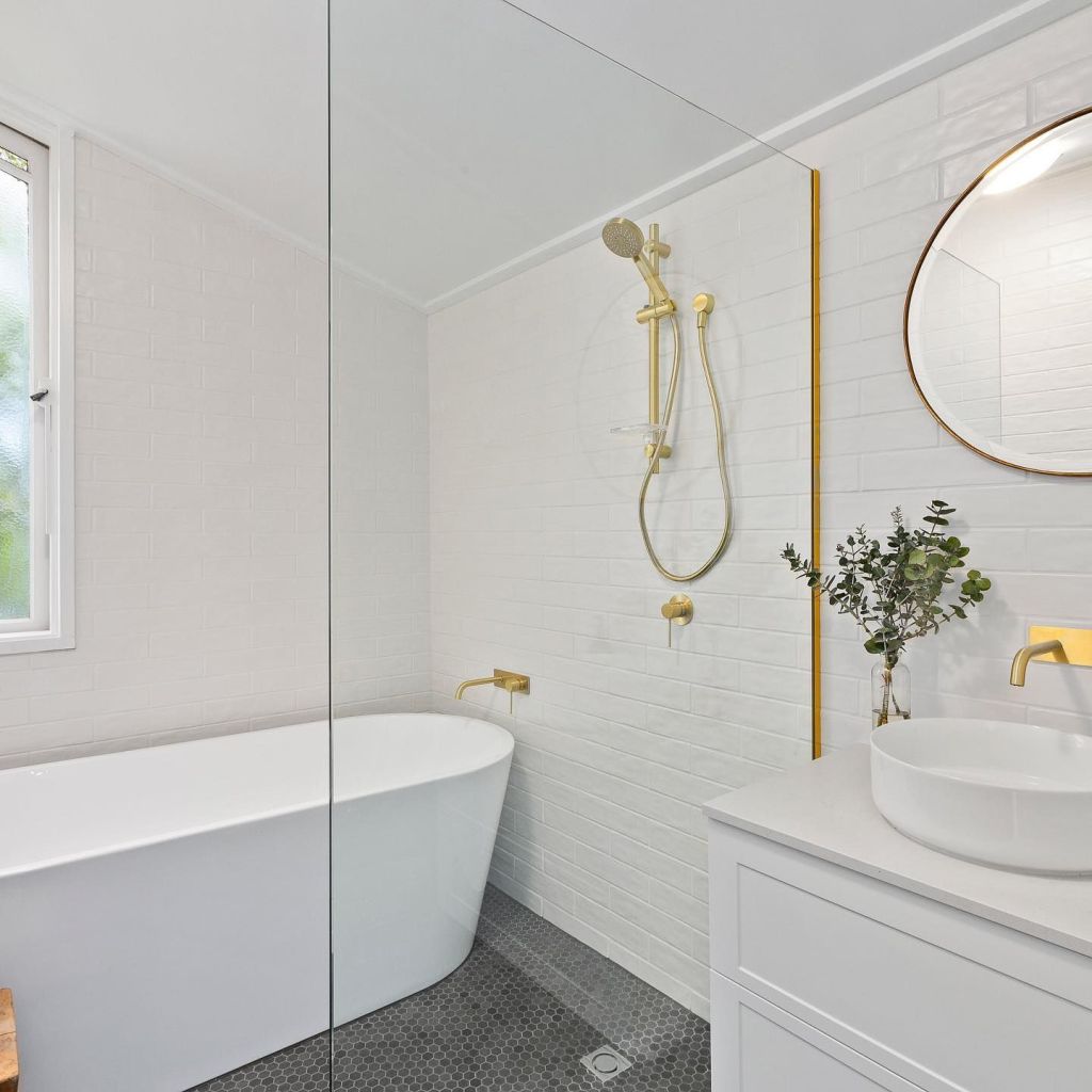 Is there a minimum size for a wet room?