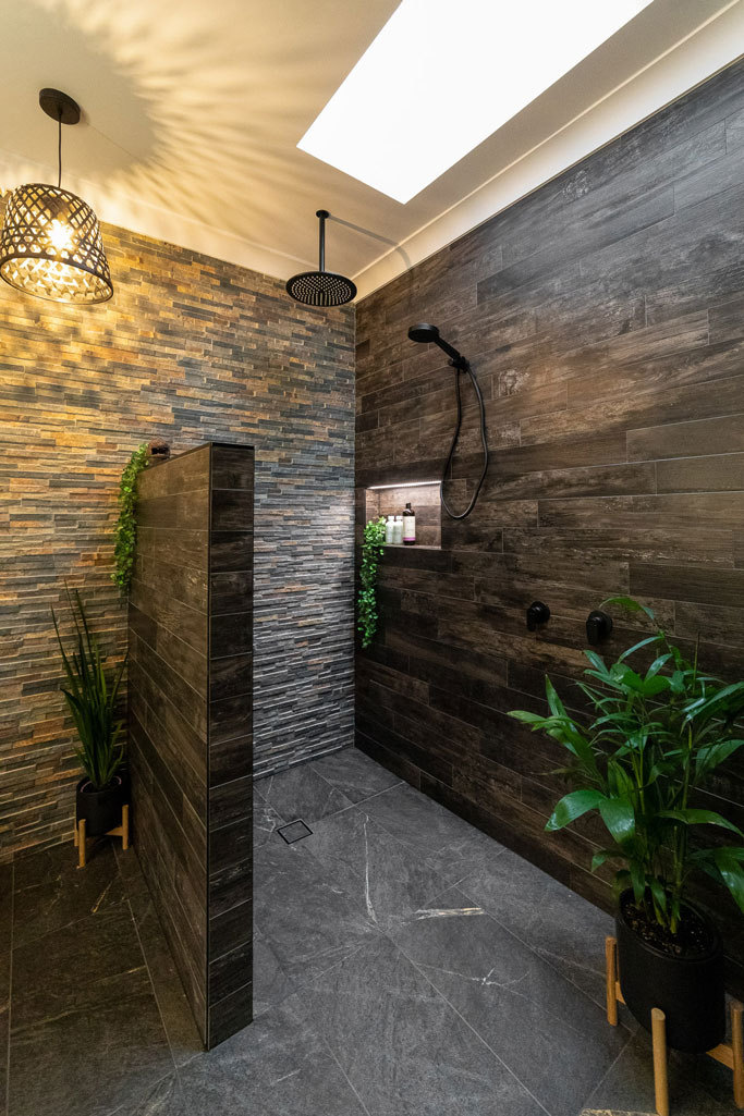 Stone Walls In Bathrooms
