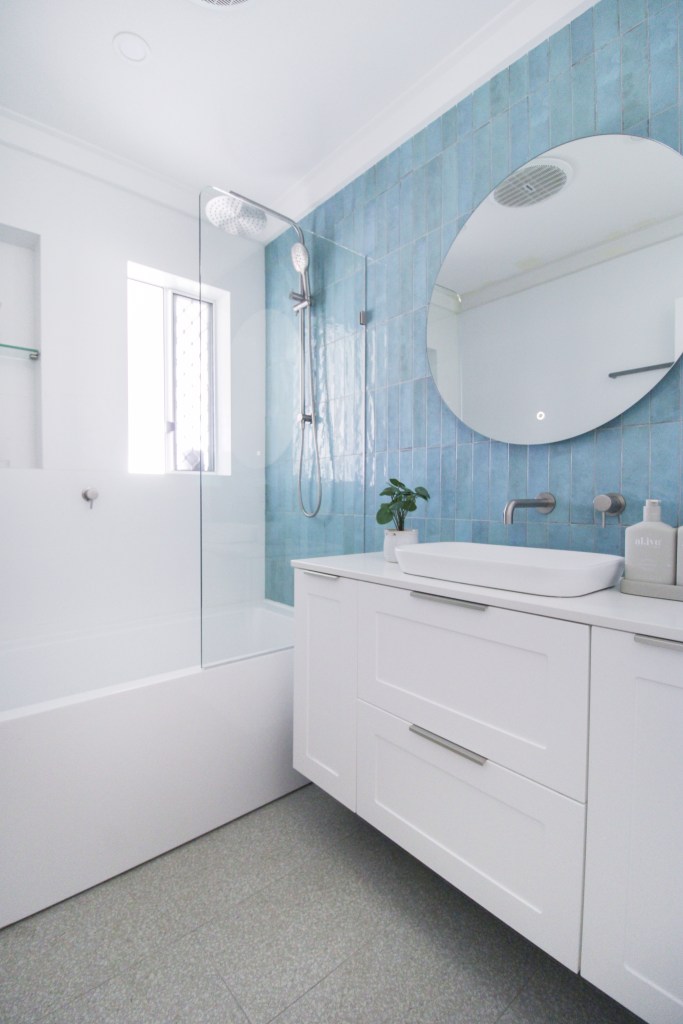 Freestanding Shower Bath